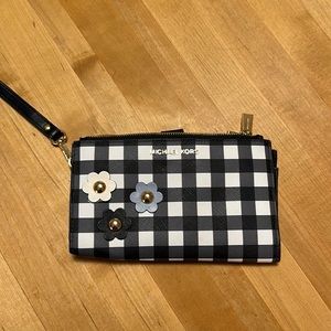 Gently Used Michael Kors Adele Wristlet in RARE Navy Checkered Pattern